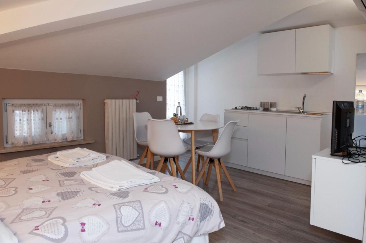 Bed Da Anna Hotell Peschiera del Garda Exteriör bild