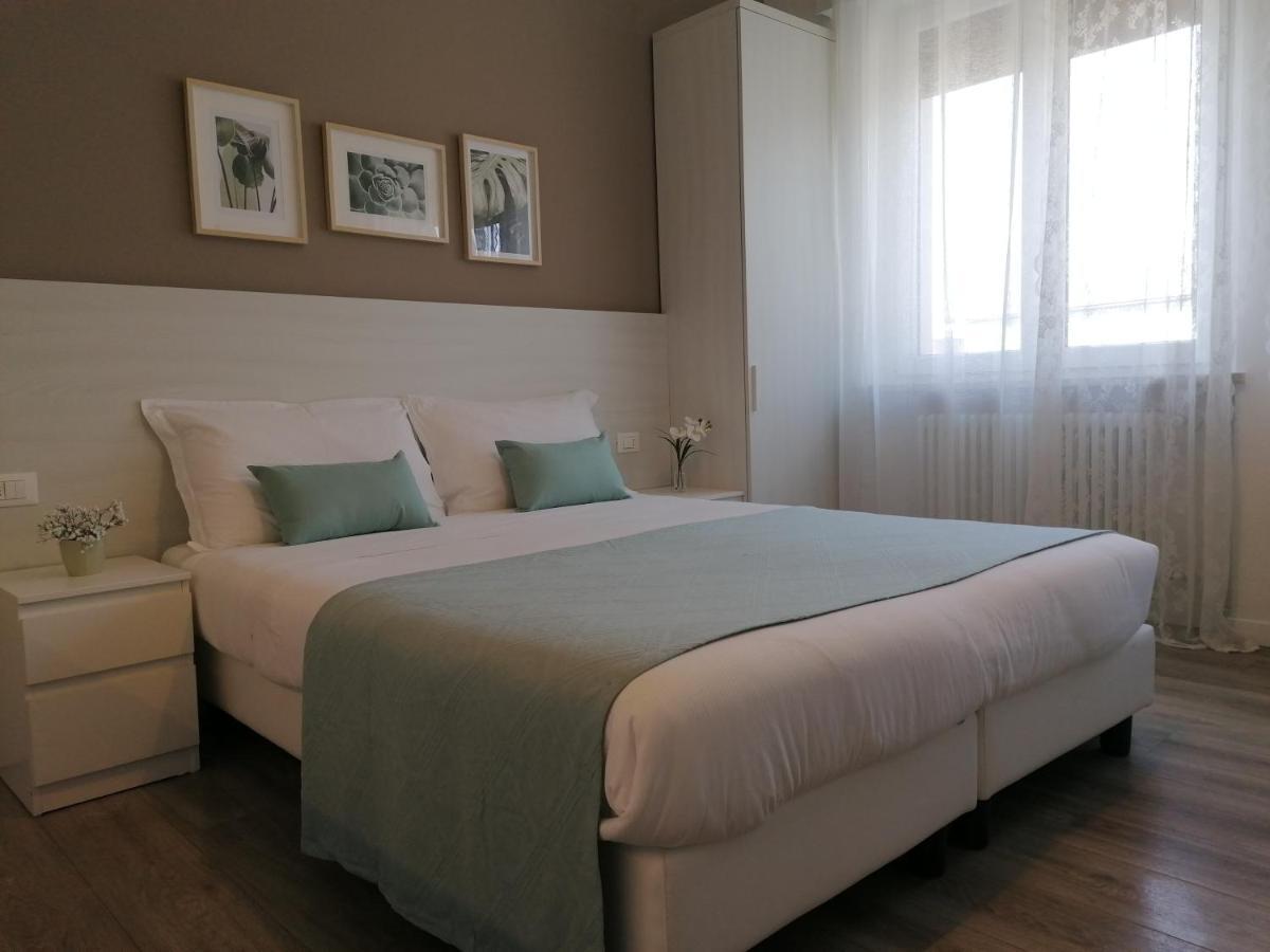 Bed Da Anna Hotell Peschiera del Garda Exteriör bild