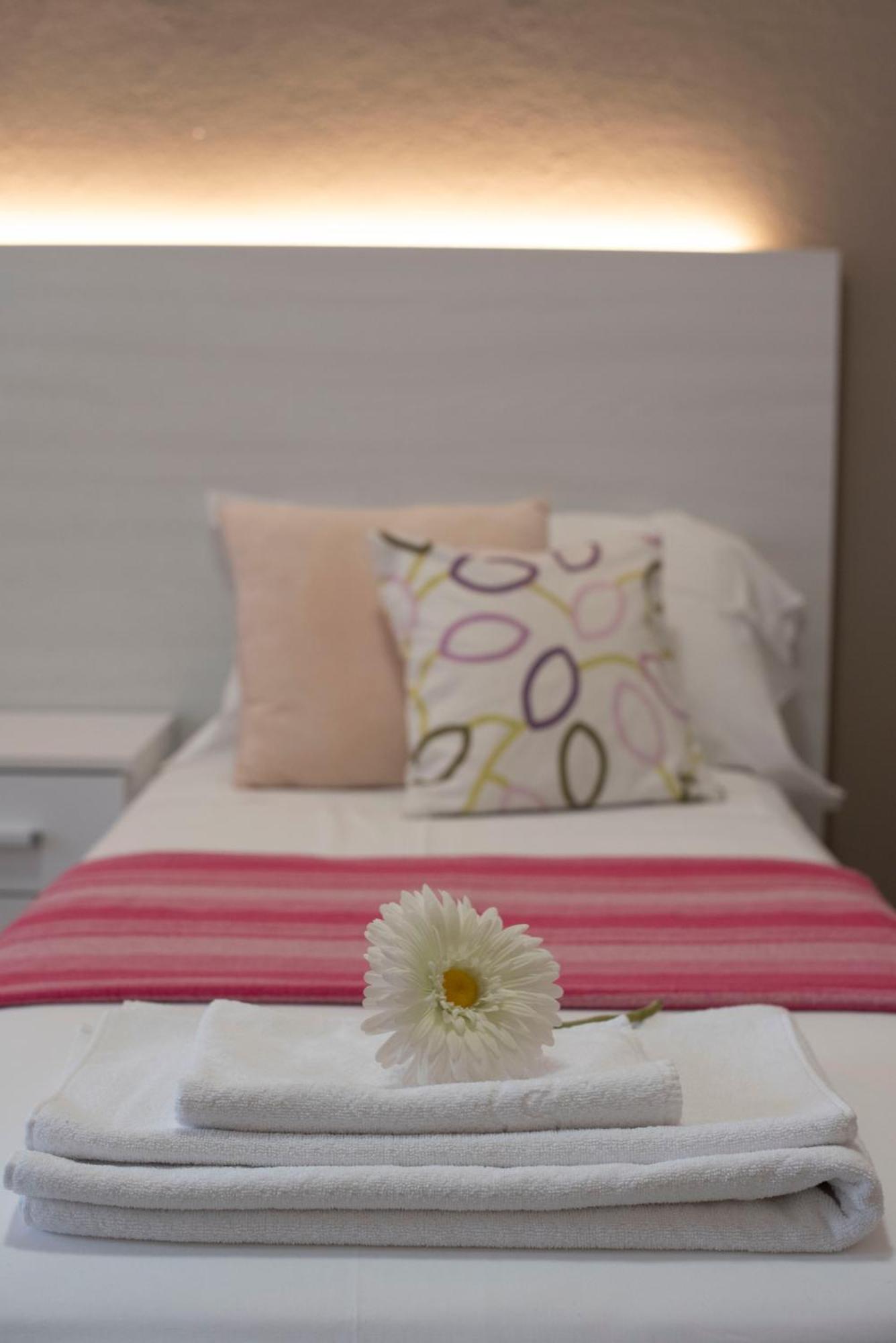 Bed Da Anna Hotell Peschiera del Garda Rum bild